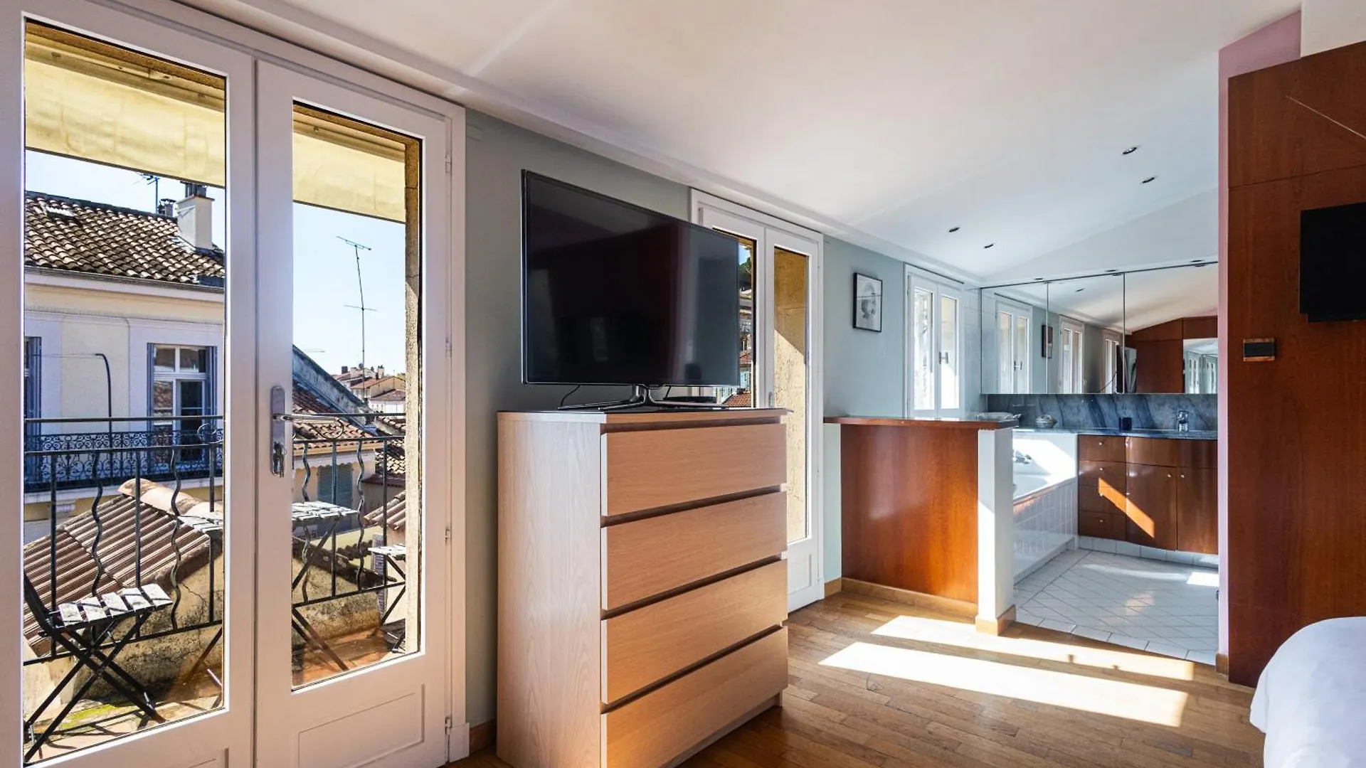 Triplex 150M2 Coeur Vieille Ville Cannes France