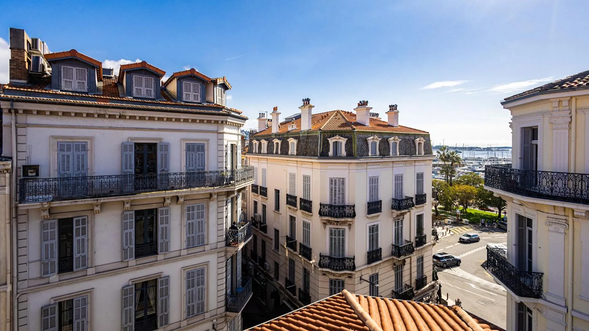 Triplex 150M2 Coeur Vieille Ville Cannes 0*,