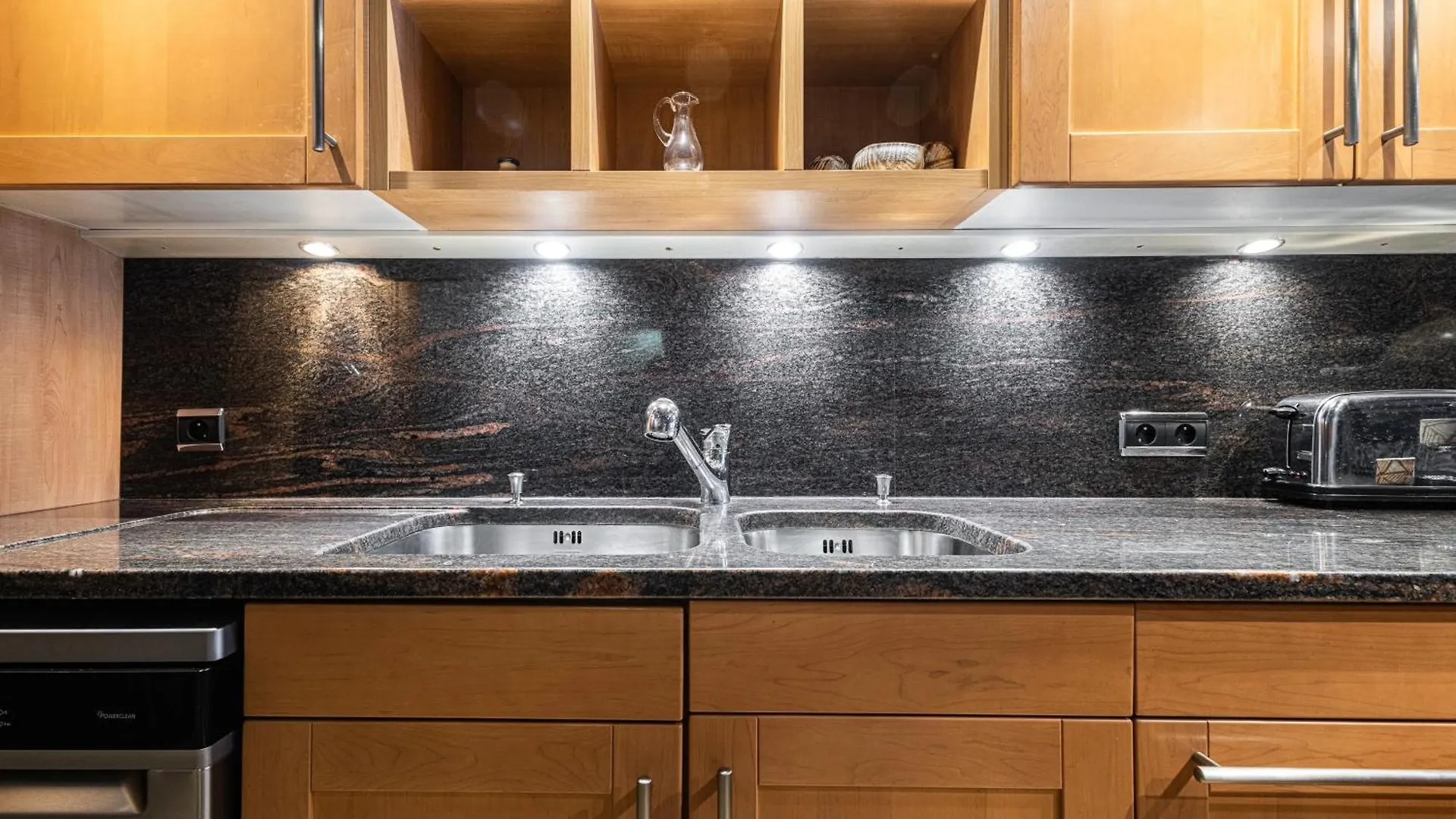 아파트 Triplex 150M2 Coeur Vieille Ville 칸느