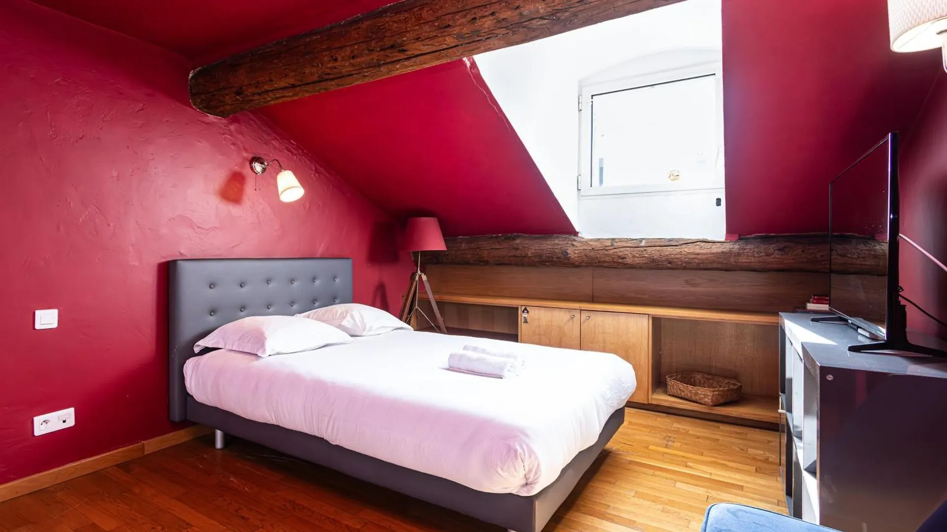 Triplex 150M2 Coeur Vieille Ville 칸느 아파트